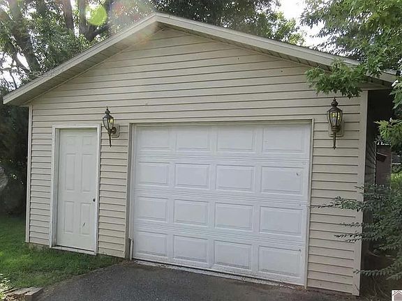 5th image of 3515 Pines Rd