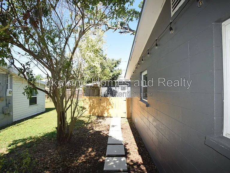 527 Garden Dr N #2 — Photo 4