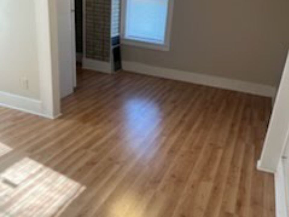 1st image of 110 S Illinois St #B