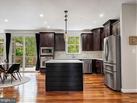 5th image of 45103 Woodhaven Dr