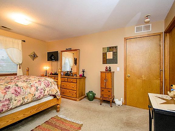 4th image of 9729 Wildflower Ct