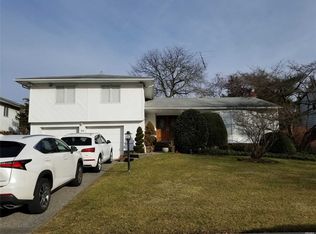 59 Ridge Rd, Albertson, NY 11507