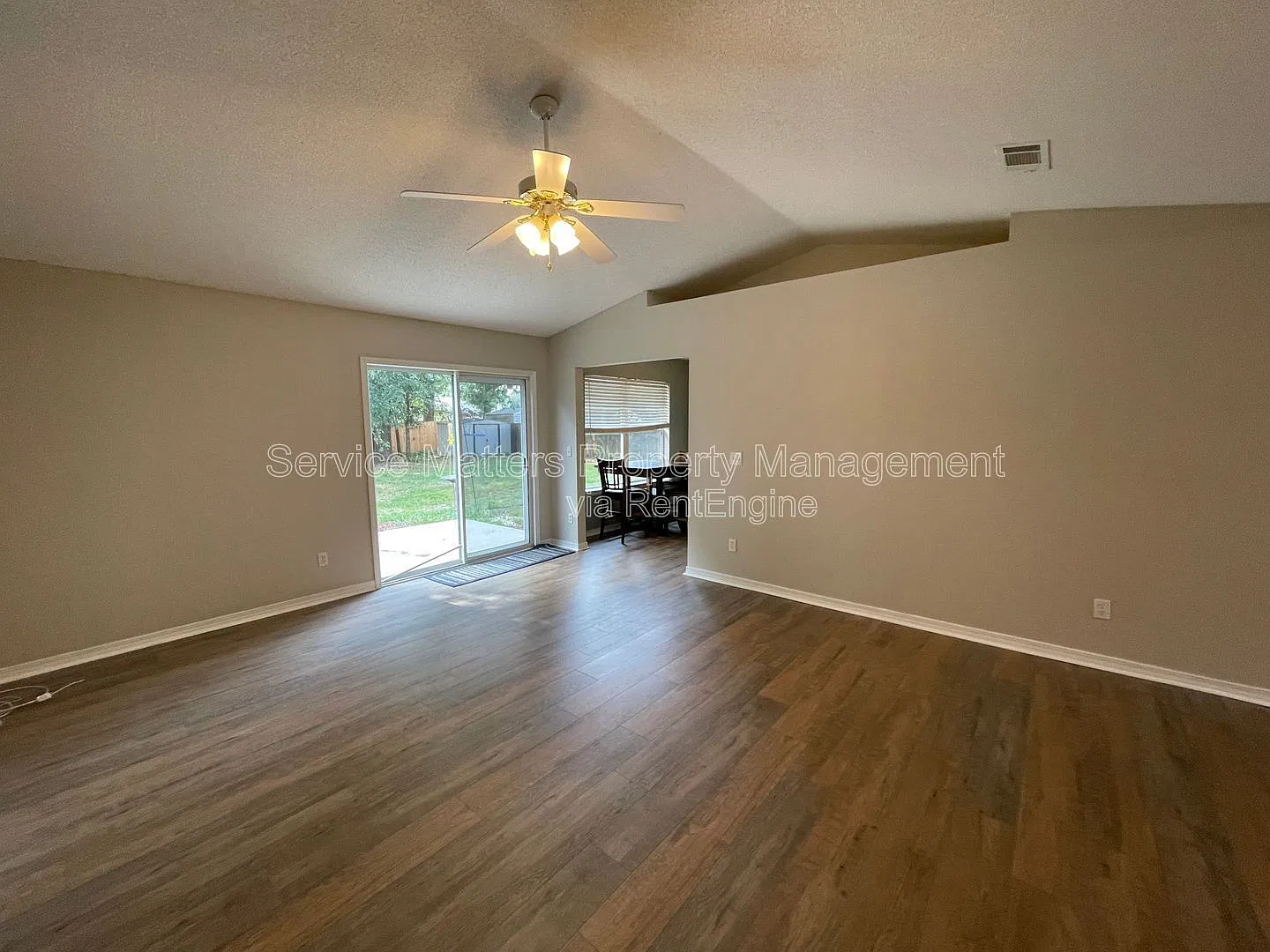3 bed, 2.0 bath, 1610 sqft, $1,800 — Photo 3