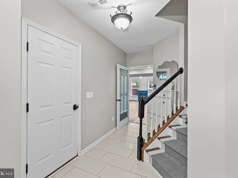 5011 Waple Ln — Photo 4
