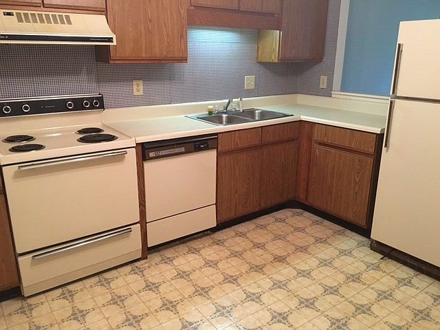 2nd image of 1522 B3 Pkwy