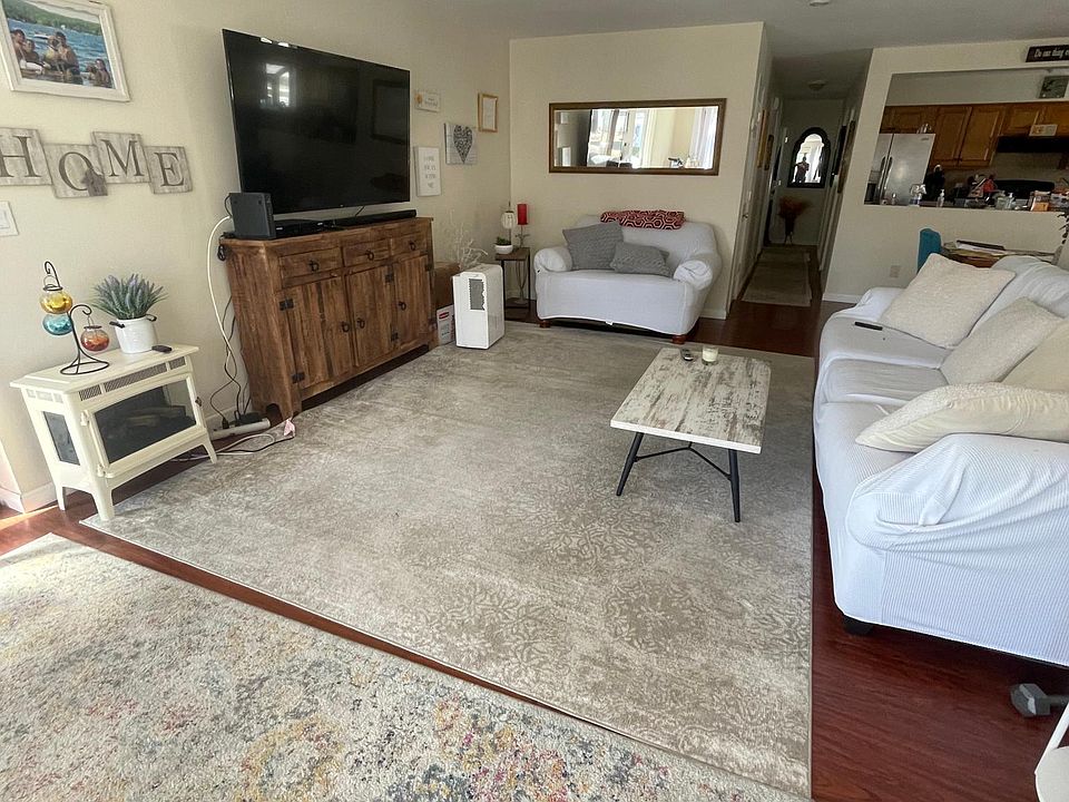 1st image of 435 E Market St #1