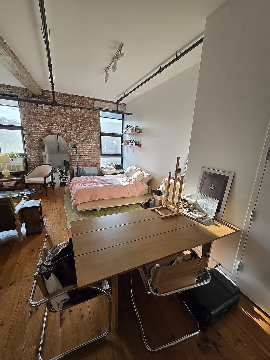 294 Graham Avenue — Photo 3