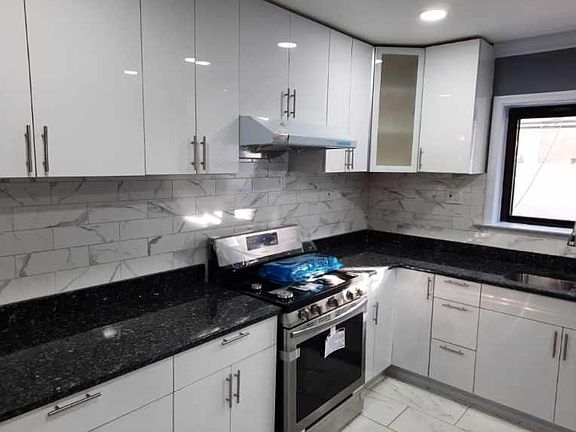 3rd image of 1729 S Hicks St