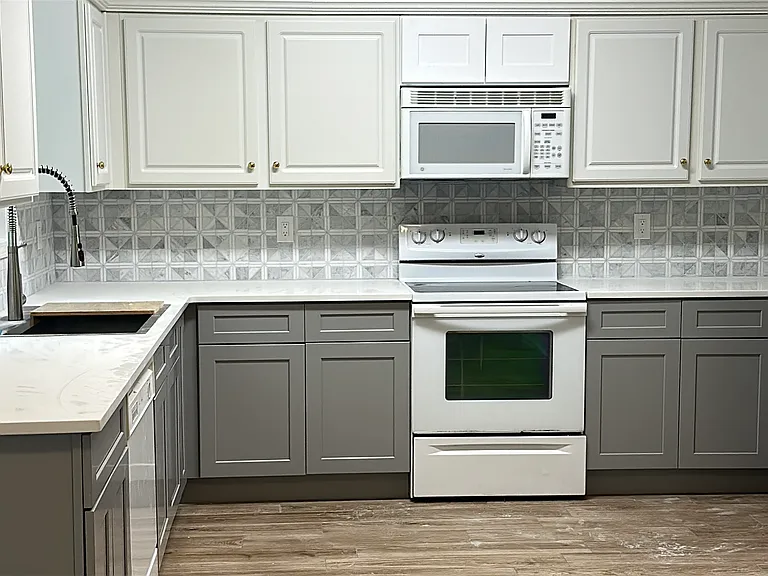 2400 Kirkstone Dr — Photo 12