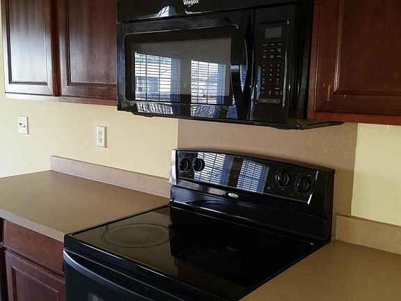 5th image of 5048 Thornton Dr