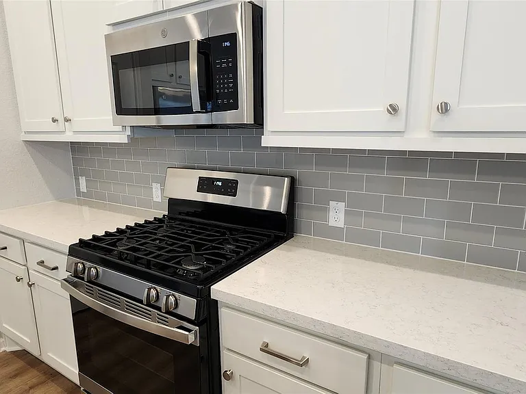 460 Los Olives Ln — Photo 7