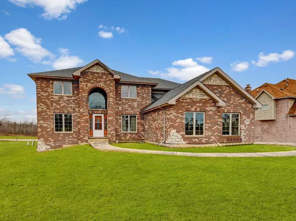 24376 Newport Dr, Crete, IL 60417