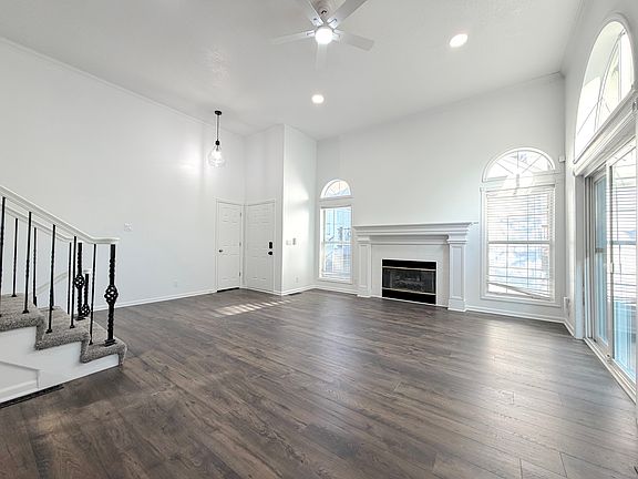 4th image of 15613 W 90th St