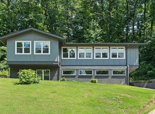 1809 Old Creek Trl, Vestavia Hills, AL 35216