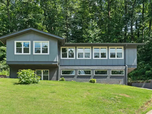 1809 Old Creek Trl, Vestavia Hills, AL 35216