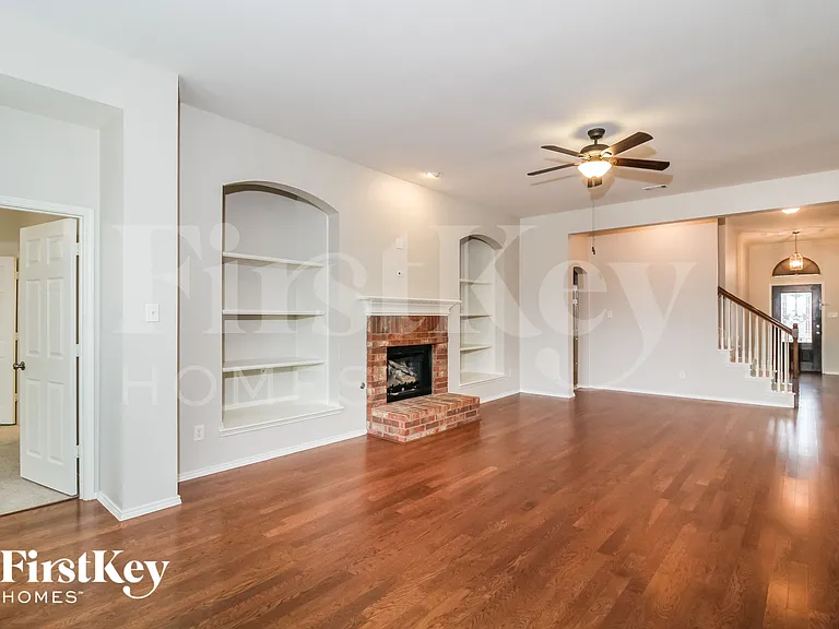 424 Stampede Ct — Photo 4