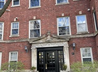 240 Lee St APT 1, Evanston, IL