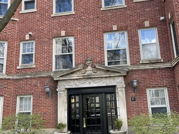 240 Lee St APT 1, Evanston, IL 60202