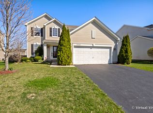 2722 Lundquist Dr, Aurora, IL 60503