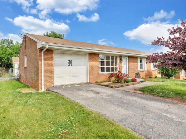 930 Ingleside Ln, Salem, VA 24153