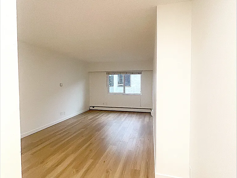 2228 Franklin St #315 — Photo 3