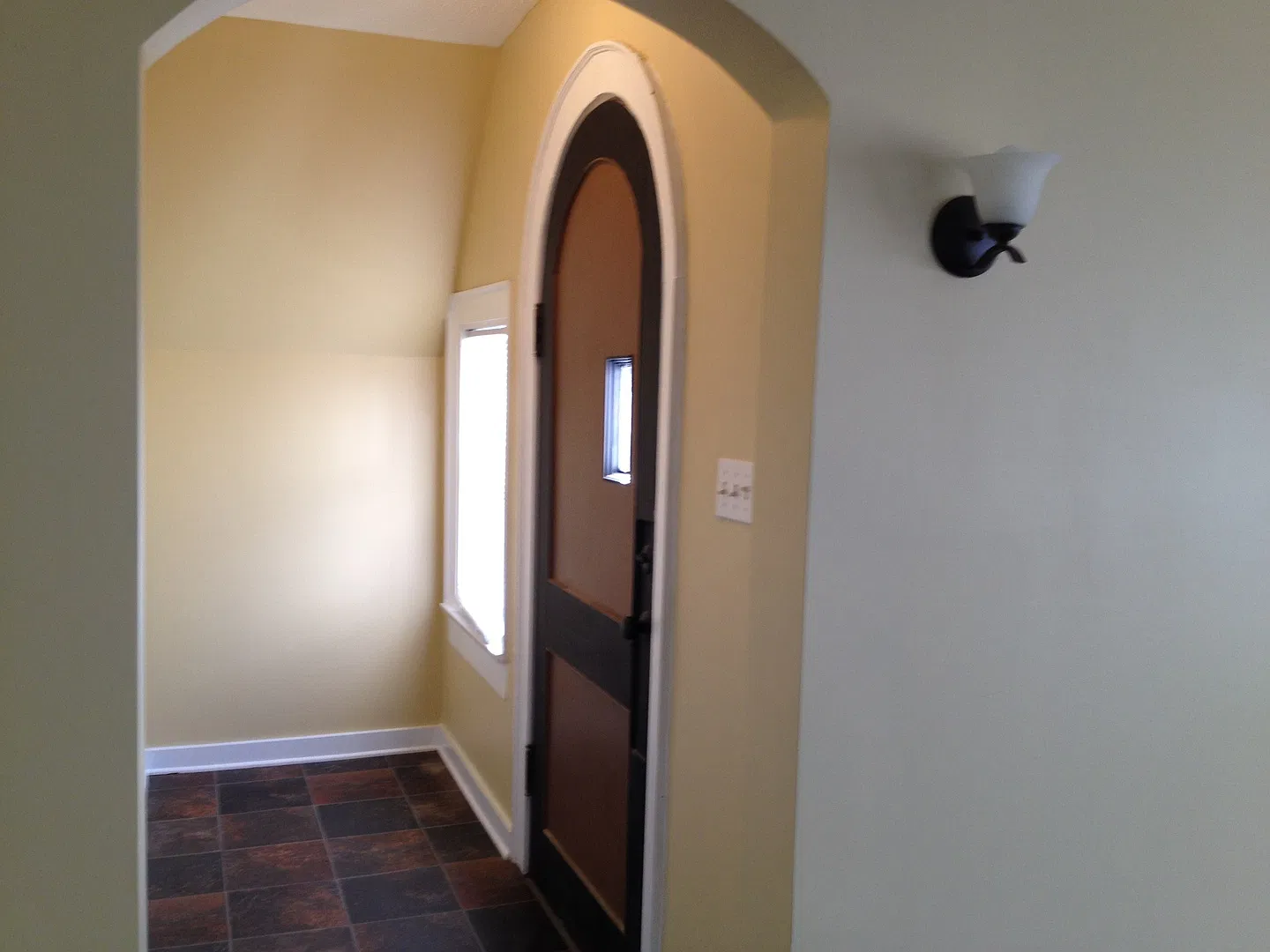 Coming Soon: Charming Renovated Home In Maryville City Pet Friendly! — Photo 3