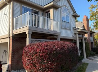 51 N Squirrel Rd #4, Auburn Hills, MI 48326
