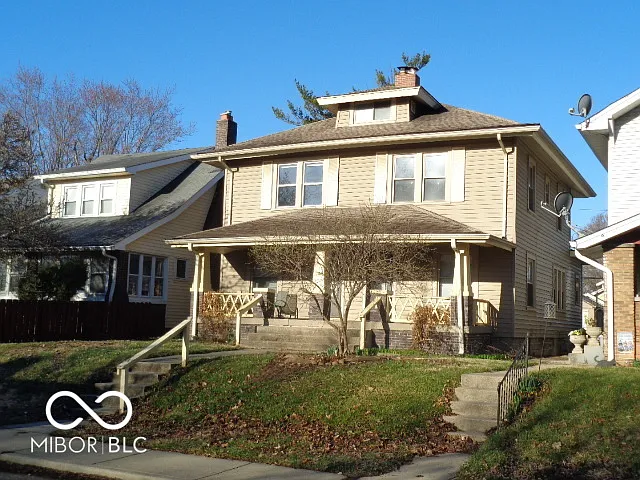 626 N Riley Ave photo 1