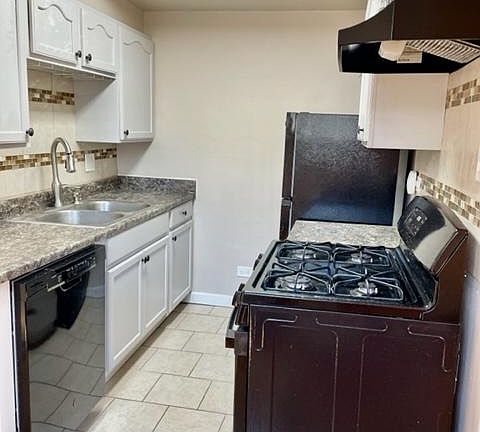 4th image of 215 E Bayaud Ave APT 10
