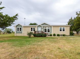 5563 Mesquite Meadow Ln, Bryan, TX 77808