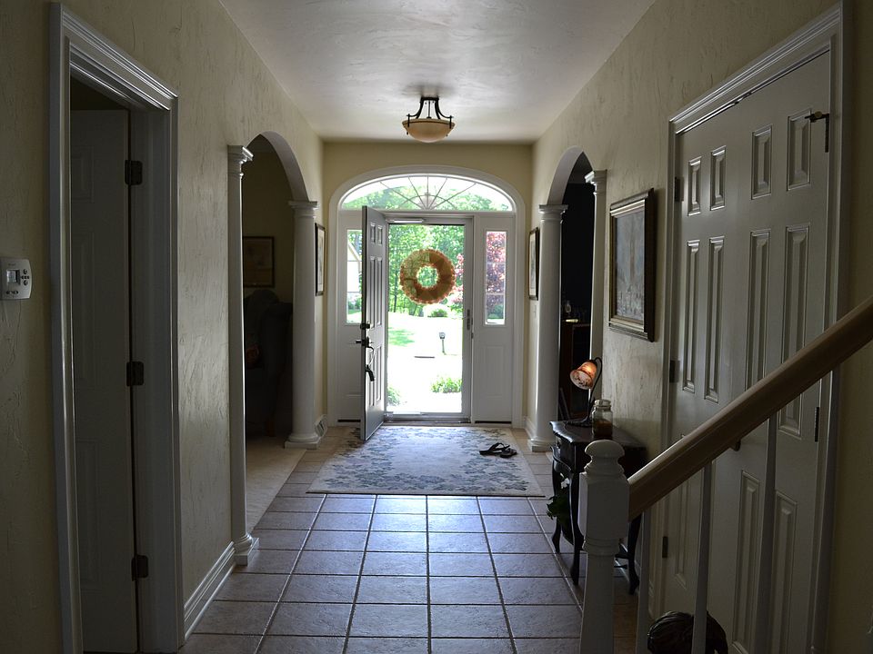1st image of 855 Settlers Cir