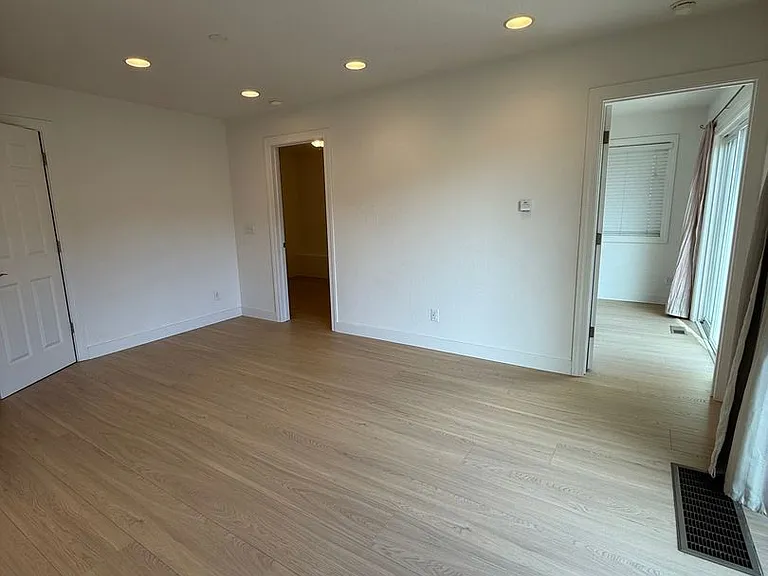 55-57 Bayo Vista Way — Photo 18
