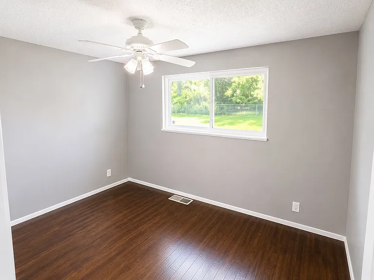 10220 Doane Dr — Photo 7