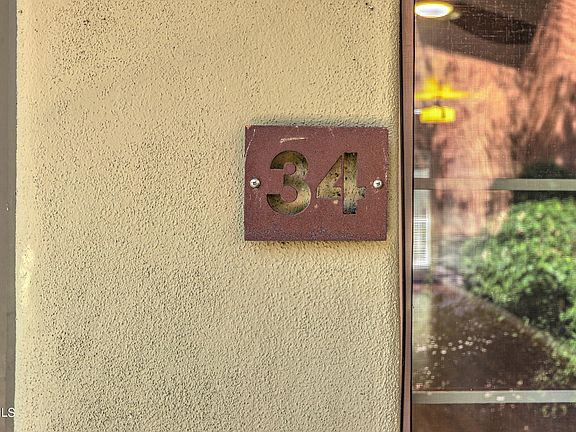 4th image of 1850 E MARYLAND Avenue #34