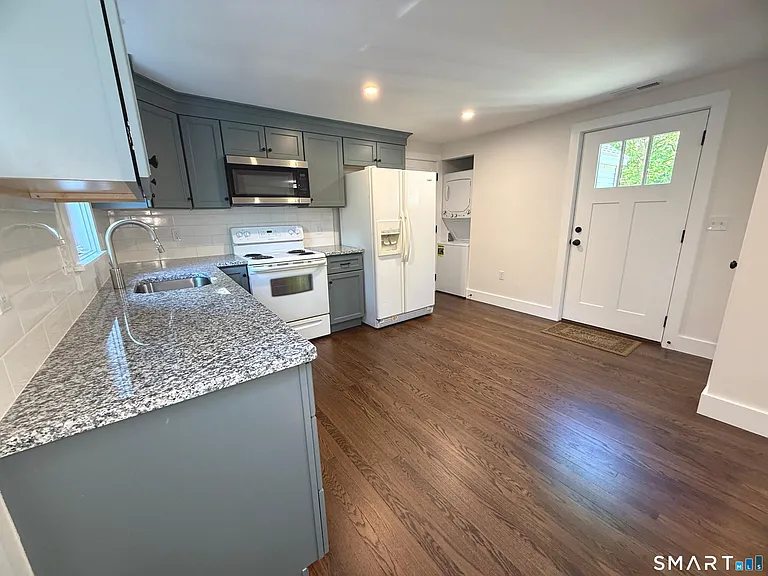 2569 Long Hill Rd #2 — Photo 7