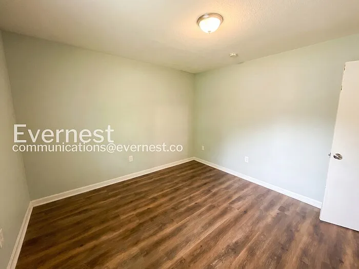 910 Canton Pl — Photo 10