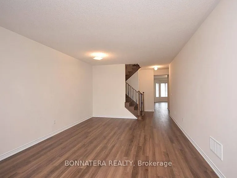 462 Terrace Way — Photo 3