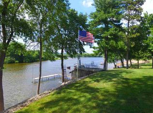 N3955 Wild Cat Rd, Poynette, WI 53955