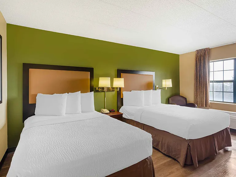 Studio Suite - 2 Full Beds