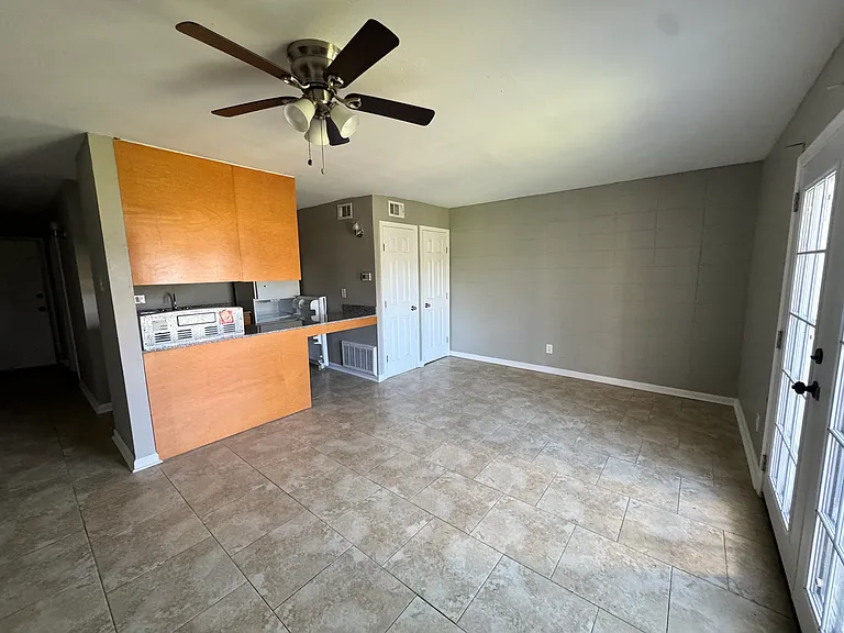 1215 Truxton St #203 — Photo 3