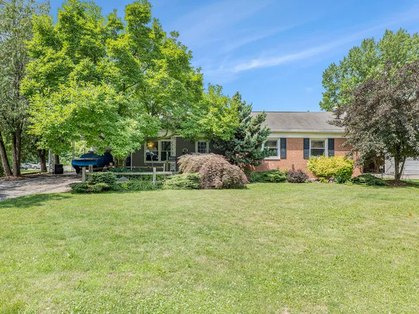 605 S Stewart Ave, Fremont, MI 49412