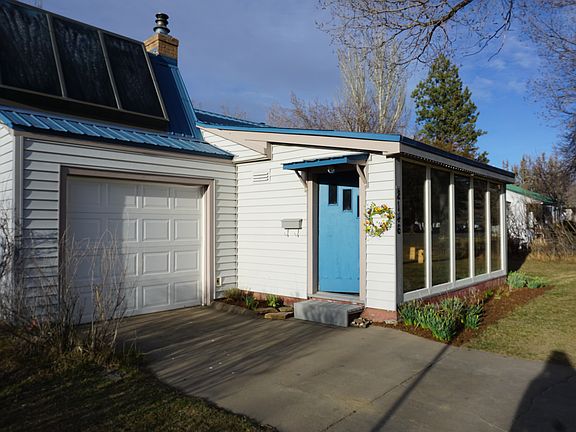 front of house, entry