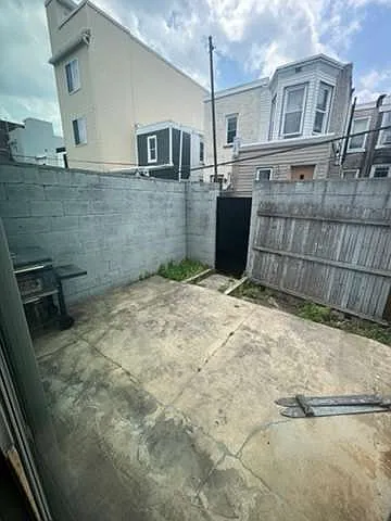 2028 E Firth St — Photo 4