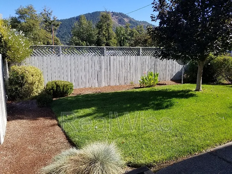 1527 Hamilton Ln — Photo 28