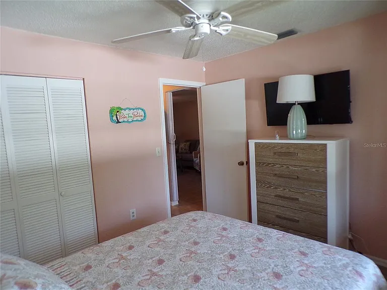 4016 Oakview Dr #J8 — Photo 15