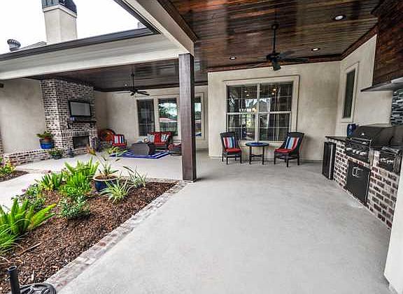 4th image of 504 S Saint Blaise Ln