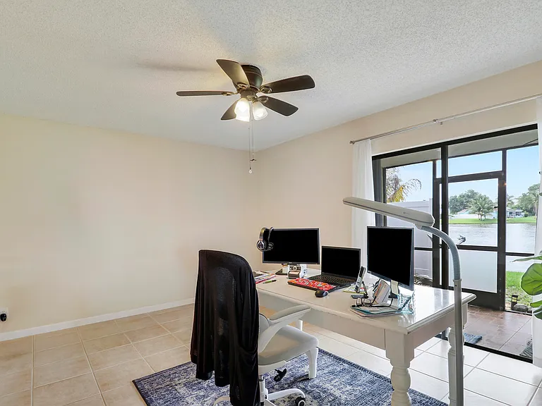703 Stonewood Ct #16C — Photo 17