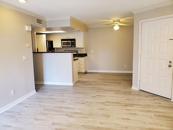 3rd image of 12043 Alta Carmel Ct Unit 113