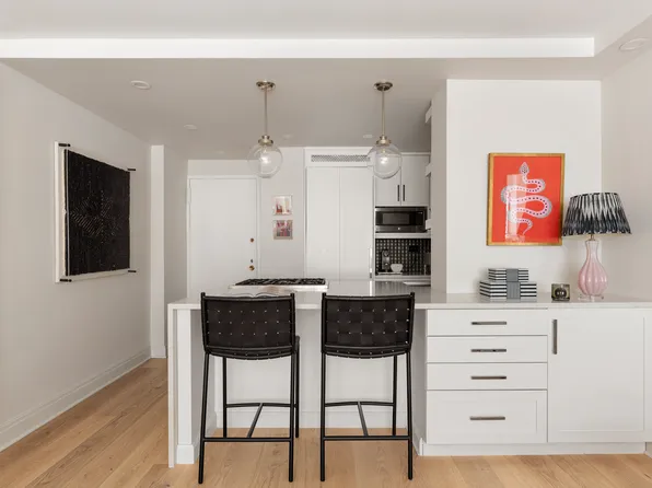 39 Gramercy Park North image 3 of 7