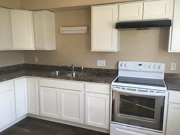 4th image of 376 Hope Ave #3
